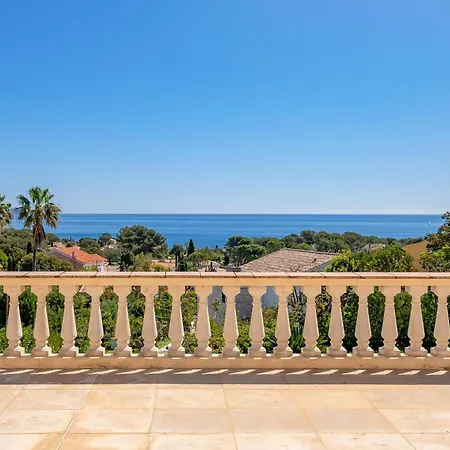Stunning In With Private Swimming Pool, Be Inside Or Outside Holiday home Saint Aygulf