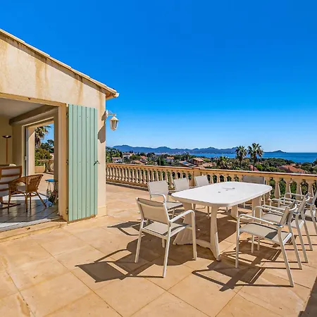 Stunning In With Private Swimming Pool, Be Inside Or Outside